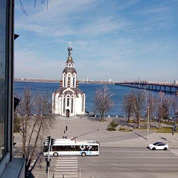 Продам 2к квартиру в Центрі на Набережній (ваучер, сертифікат)