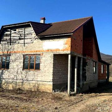 Продається новобудова у м. Хуст