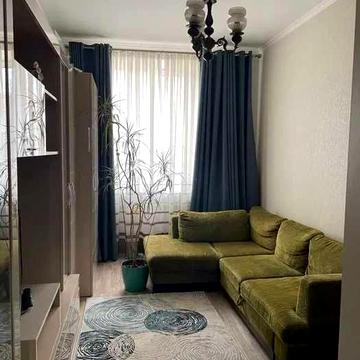 Продажа 2-х комнатной квартиры в центре.