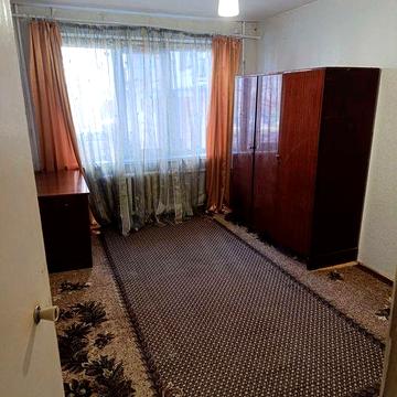 Продається 3-кімн. мкр. 4-й Зарічний, зупинка "Дивоцвіт", 1-й поверх