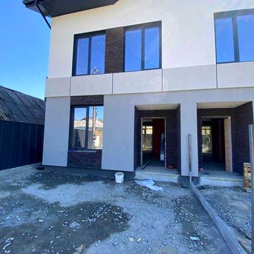 Кутовий Таунхаус в Ірпені, центральна локція, передня окрема ділянка, є власне паркомісце, поруч розвинена інфраструктура