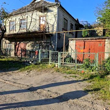 Продам 2х поверховий будинок на районі "сахзавод"