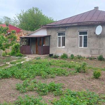 Продам частину будинку. Вул.Сагайдачного,7а.