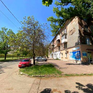 Продается трехкомнатная сталинка на Героев АТО/ 97 квартал