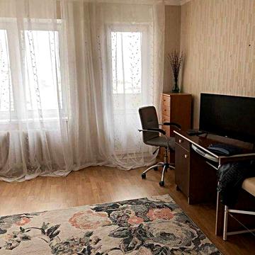 Продаж однокімнатної квартири 48 м. кв., Деснянський р-н, вул. Милославська 8А
