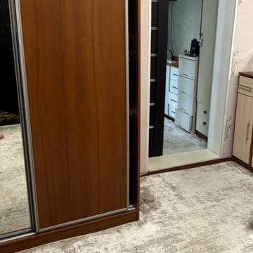 Продам частину будинку в жилому стані.
