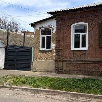Продам  квартиру під  Бізнес по вул. Садовій.