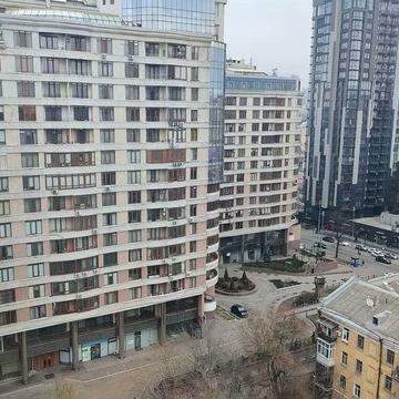 Жилянська Центр, продаж приміщень в житловому будинку.