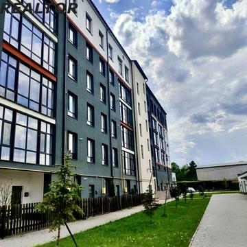 Продається 3-кімнатна квартира з гаражем в новобудові. Чортків