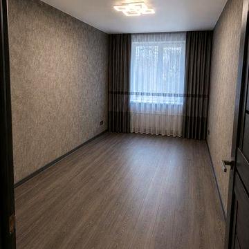 Продається 2 кім квартира Кр. Ринок, 3/5, АЕО, не кутова, з ремонтом