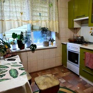 Затишна 1-на з червня м-ця  р-н Кущівка!