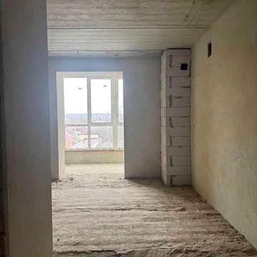Велика 3кімнатна квартира в готовому будинку,біля озера