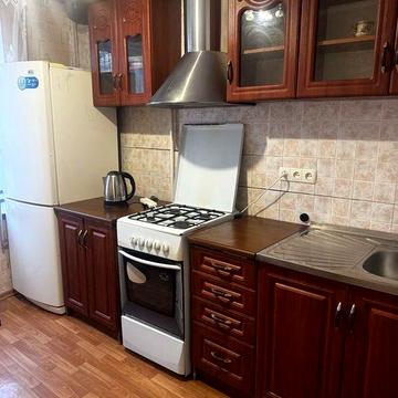 Сдам  2 комнатную квартиру в центре
