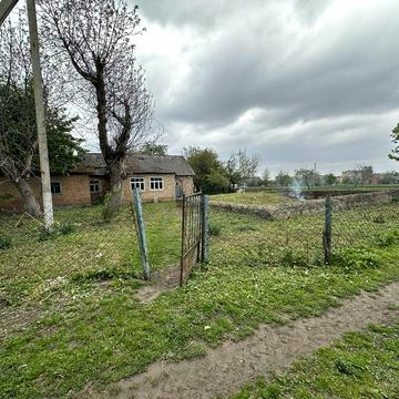 Продаж будинку з великою земельною ділянкою в с. Здовбиця