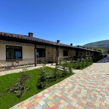 Будинок у Виноградові: Артезіанська вода, розвинена інфраструктура, гарантований дохід