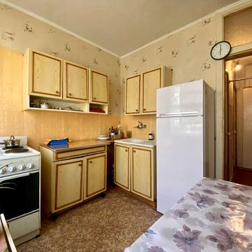 2к квартира метро Харківська вул Тростянецька