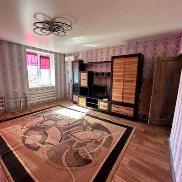 Продам квартиру двух комнатную .Одесская 28