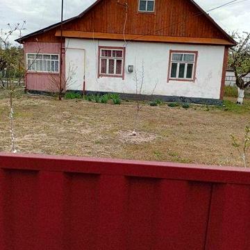 Продається просторий будинок в Сарнах