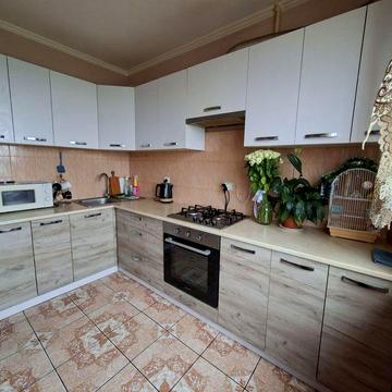 Продаж 2к квартири на Східному масиві