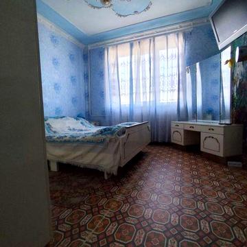 Продаж 3к квартири 72.3 кв. м на вул. Енвера Ахсарова