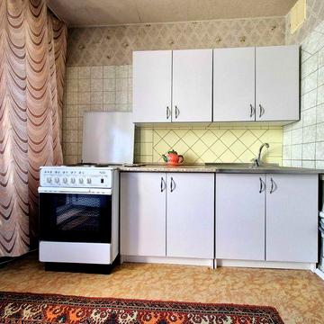 Оболонь.вул.Приозерна 4А.Охайна,доглянута.