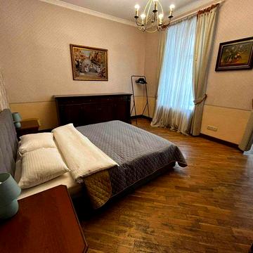 Продаж квартири Шота Руставелі Бесарабка Печерськ центр
