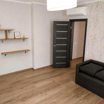Продається укомплектована 2-кімнатна квартира (82м²) в м. Київ, вул. Анни Ахматової, 30