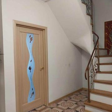 Пентхаус дворівнева квартира 3 спальні 2 ванні кімнати з сауною, каміном, балконом; Повністю мебльована