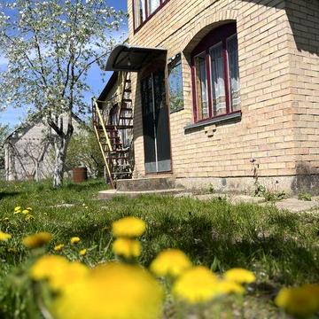 Є газ, скважина, озера і сосни,баня, Макарів-12км, електричка