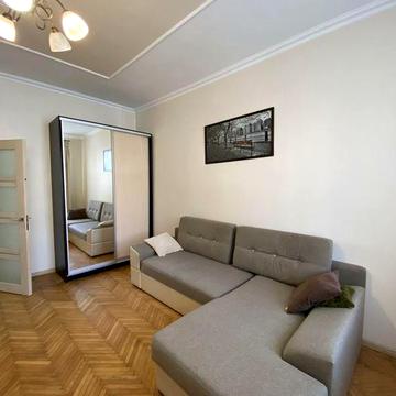 Здається 2 кімнатна квартира в центрі