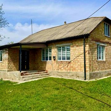 Продаж будинку в м. Жашків (біля 4 школи) 88м², 25 соток, фруктовий сад, ремонт.