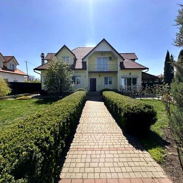 Продаж будинку Старокостянтинів