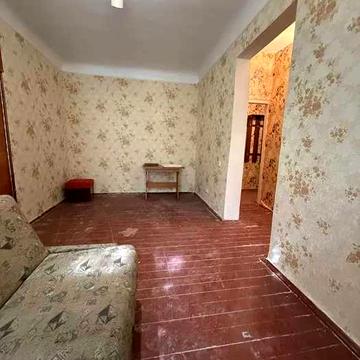 Продам 1 комнатную на Черёмушках 9 999 $