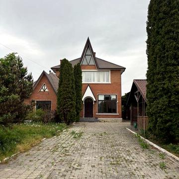 р Продаж окремого будинку з ділянкою 10 соток