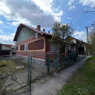 Продається половина будинку, р-н Нової Волощі, у м. Дрогобич!
