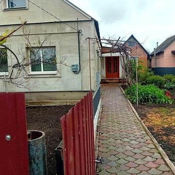 Продам  цегляний будинок