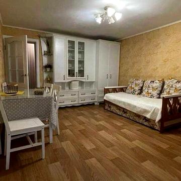 Продаю 2 комнатную квартиру в Центре