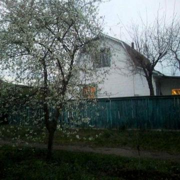 Земельна ділянка, будинок