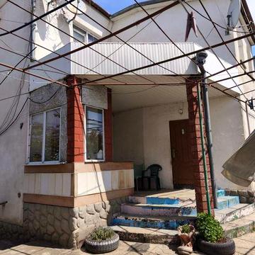 Дом в Коасноселке. С участком и гаражом