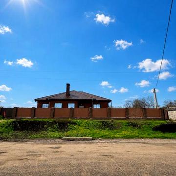 Продам будинок дом  Баранівка біля річки (біля моста)