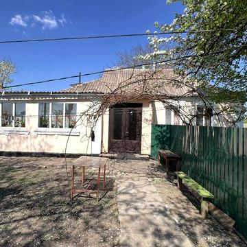 Ексклюзив.Продам хороший  будинок зі зручностями на жилій вулиці Узина