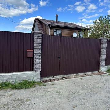Продам приватний будинок з приватизованою земельною ділянкою