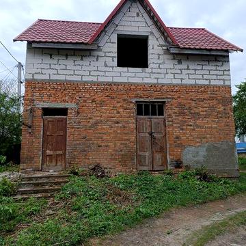 Продам будову в центрі міста