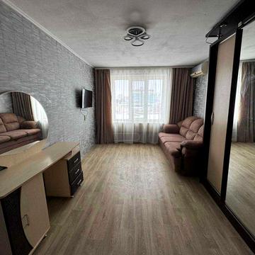 Продам квартиру гостиного типа на пр. Ювілейный,52