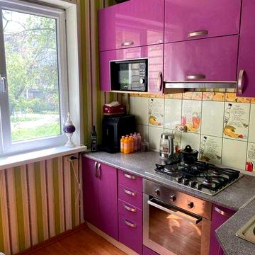Продам 1 кімн. кв-ру на Нових Будинках з капітальним ремонтом