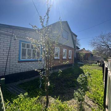 Продаж будинку вул. Космонавтів 7