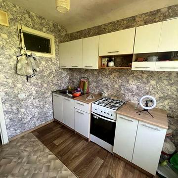 Продаж трикімнатноі квартири на Молодіжному