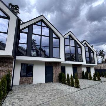 Таунхауси у самому центрі Бучі