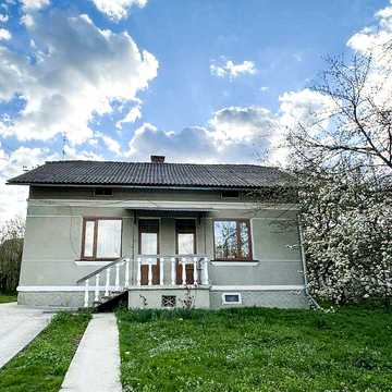 Продається  затишний будинок поблизу Трускавця