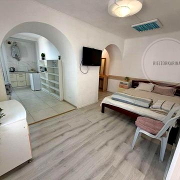 Продаж 2к квартири Маріупольська/В.Морська на 1 поверсі з 2 / Сталінка